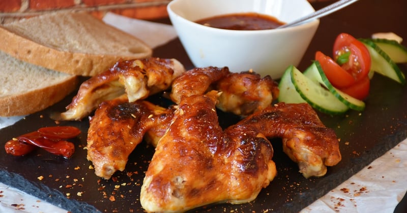 Comment cuisiner un poulet rôti moelleux à tous les coups